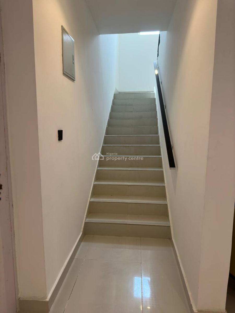 4 bedroom semi-detached duplex for sale