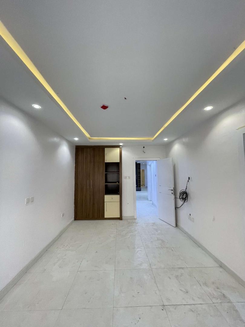 available  10 unit available  📍Victoria island