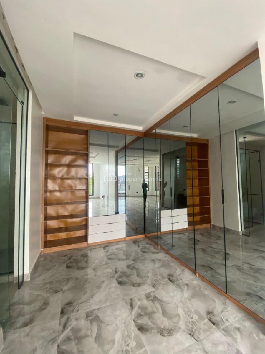 Ultra-luxurious 5-bedroom Fully-detached Duplex With Swimming Pool