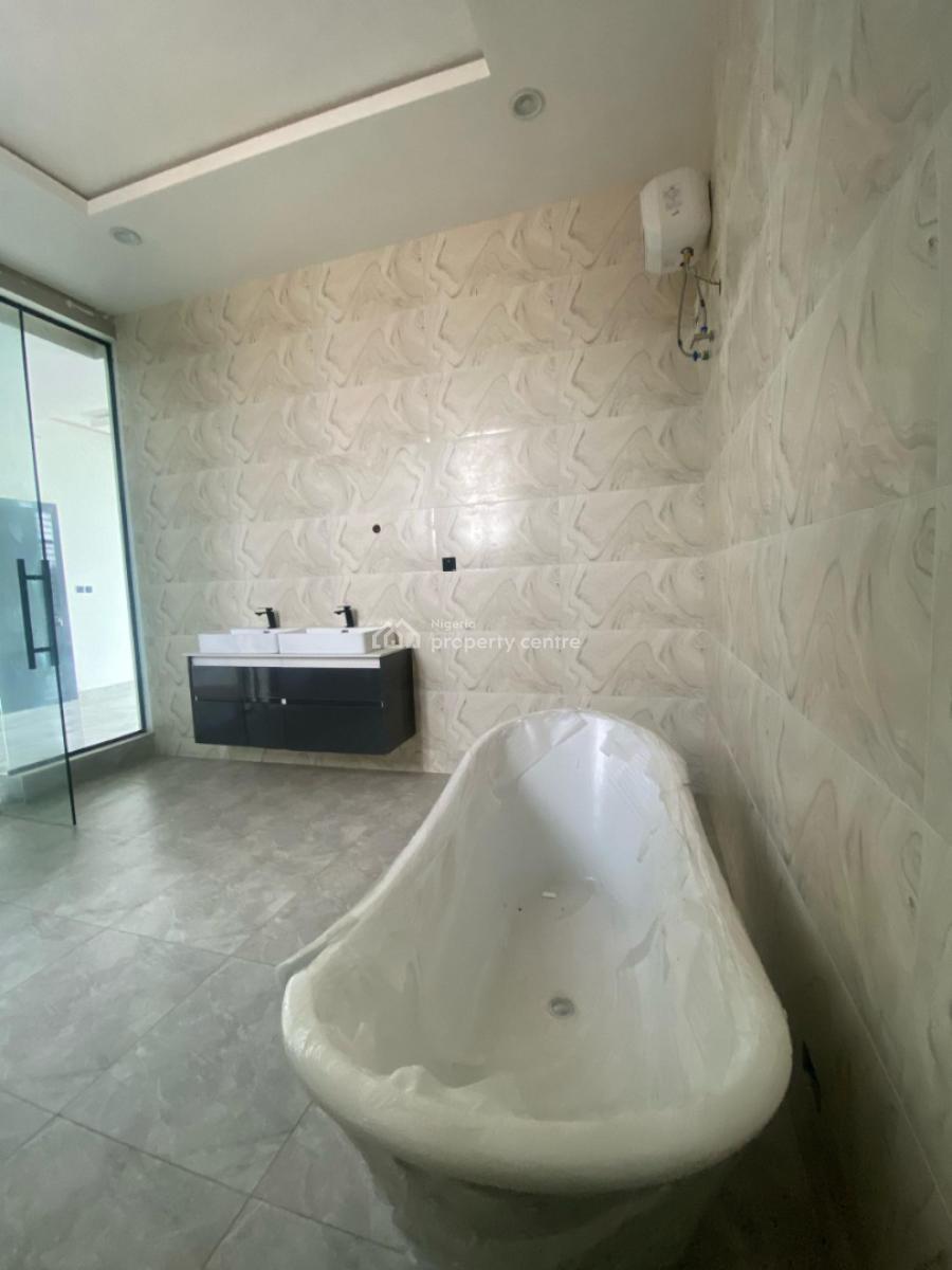 Ultra-luxurious 5-bedroom Fully-detached Duplex With Swimming Pool