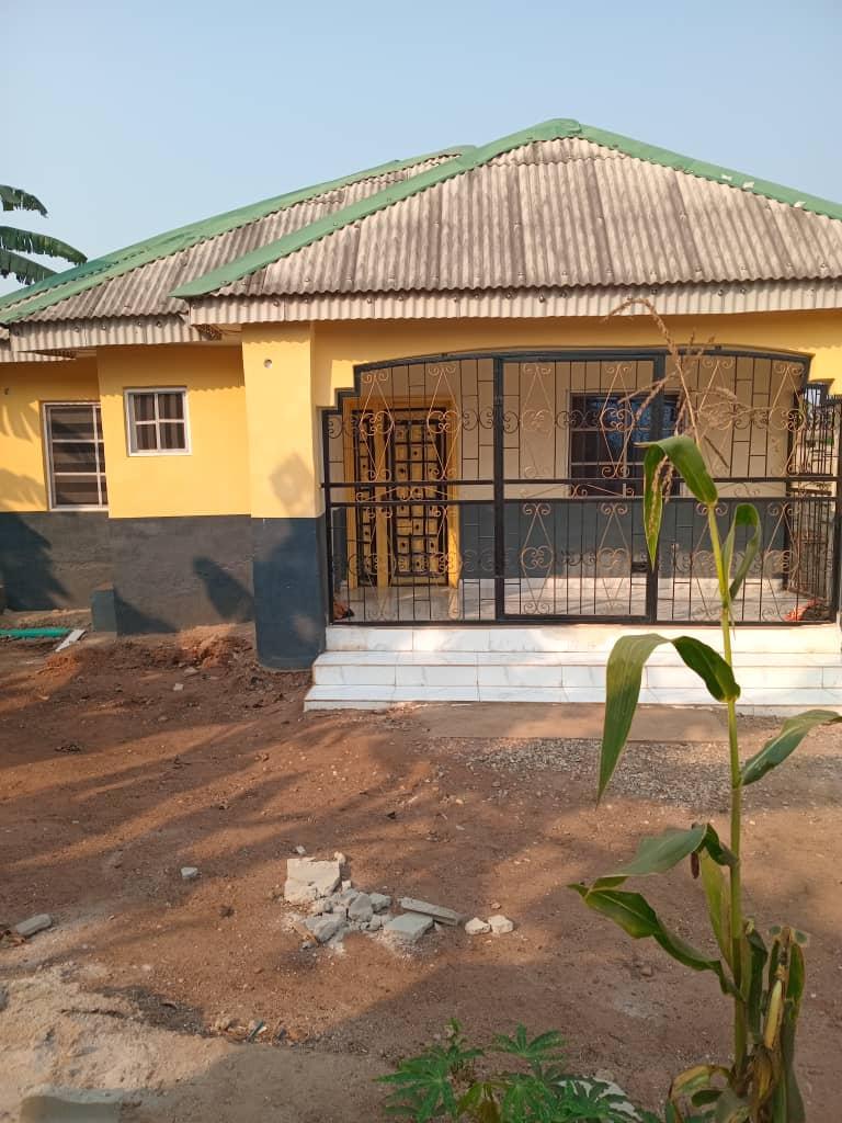 Two bedroom  flat situated on  half plot . Agbara  Edu..iboro  town  going for  just  8m