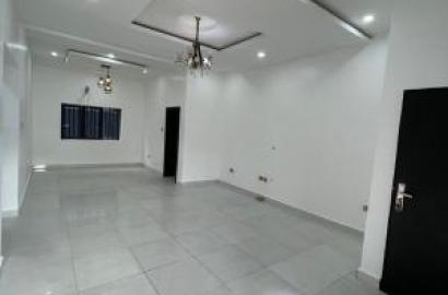 Brand New Spacious Fully Serviced 2-bedroom Flat (downstairs)