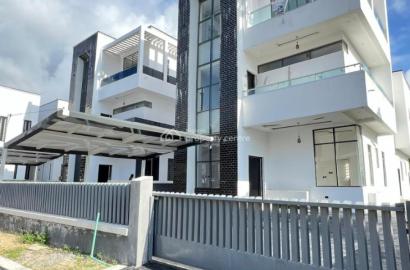 5 bedroom house for sale