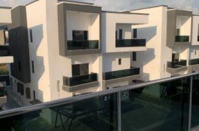 8 Bedroom With 2room Bq