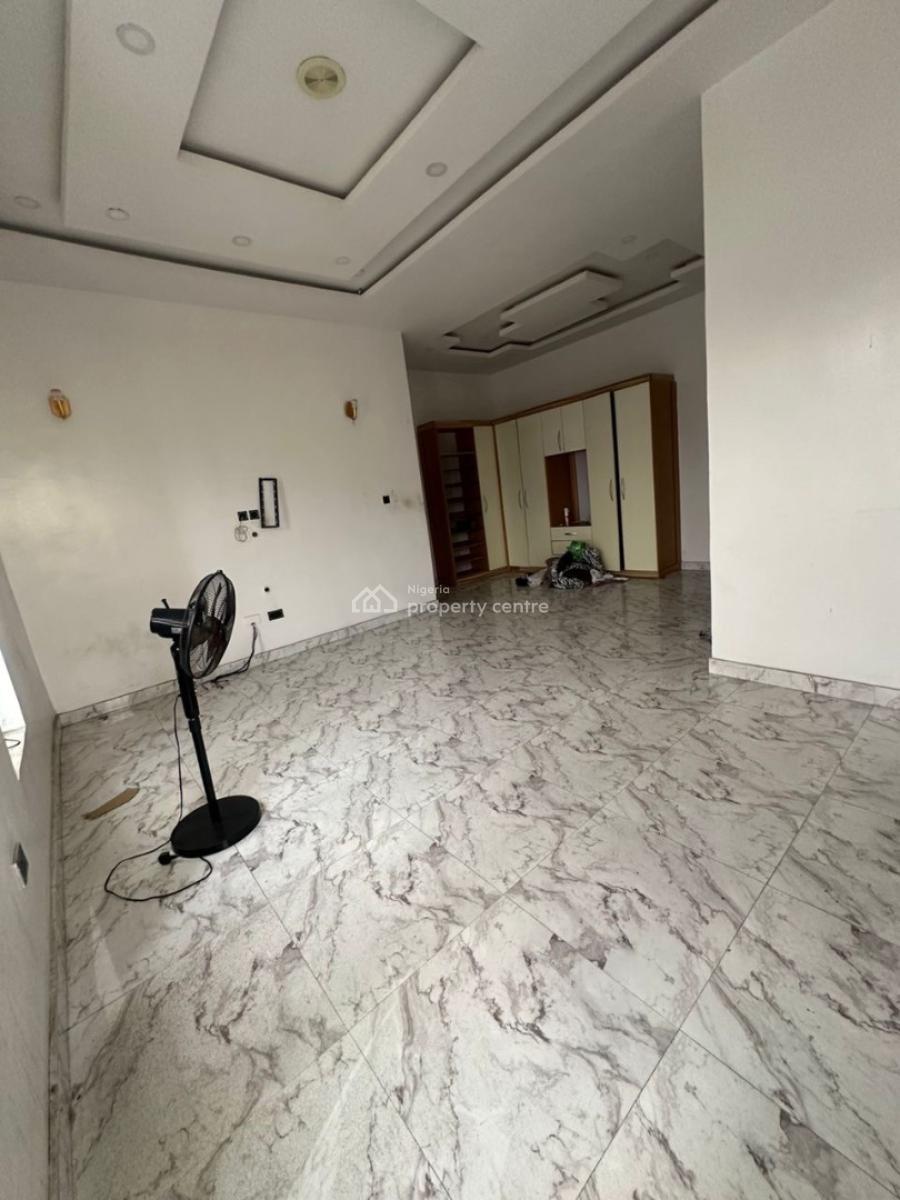 1 bedroom mini flat (room and parlour) for rent