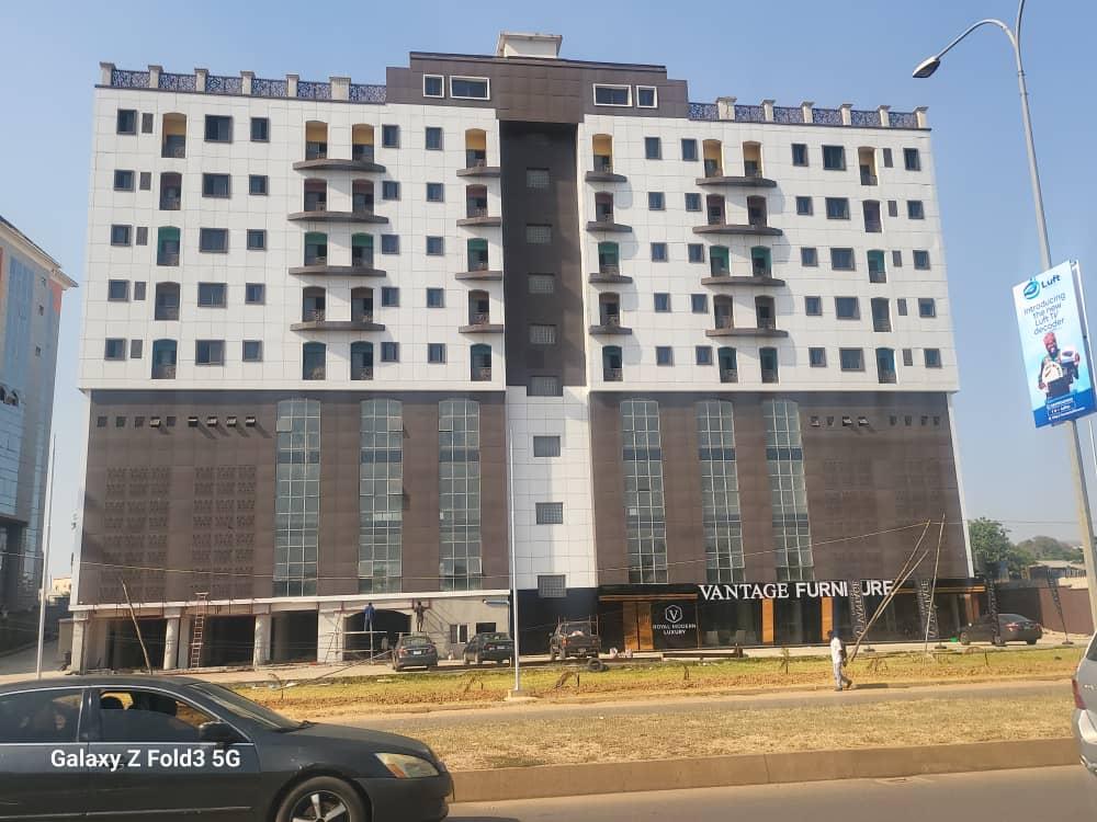 COMMERCIAL COMPLEX/ MALL ON NEXT CASH AND CARRY EXPRESSWAY MABUSHI, ABUJA FOR SALE
