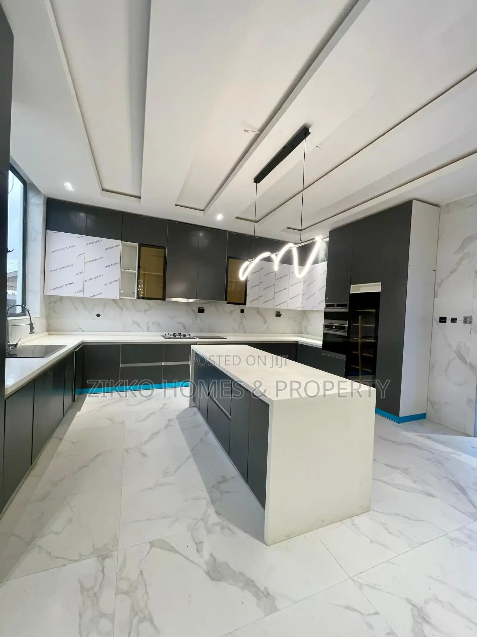 Furnished 5bdrm Duplex in Osapa london for sale