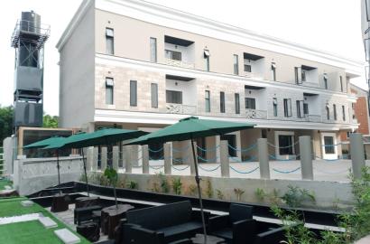 5 Bedroom Terrace with 2 bqs
